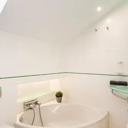 Fantastic Townhouse In The Centre Of Americas * Playa de las Americas (Tenerife)
