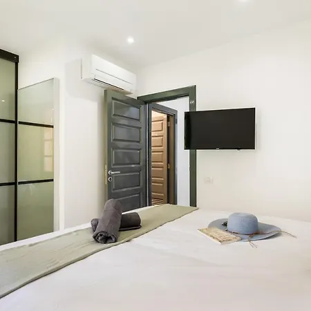 Fantastic Townhouse In The Centre Of Americas