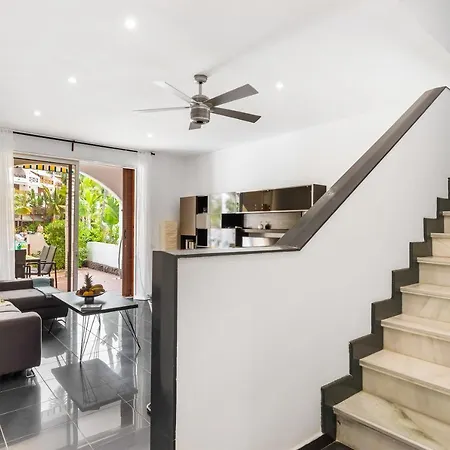 Fantastic Townhouse In The Centre Of Americas Villa Playa de las Americas (Tenerife)