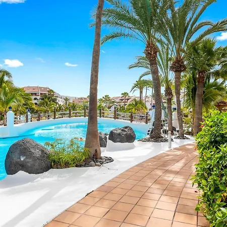 Villa Fantastic Townhouse In The Centre Of Americas Playa de las Americas (Tenerife)