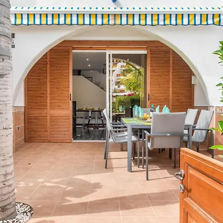 Fantastic Townhouse In The Centre Of Americas Villa Playa de las Americas (Tenerife)