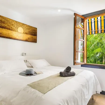 Fantastic Townhouse In The Centre Of Americas Playa de las Americas (Tenerife)