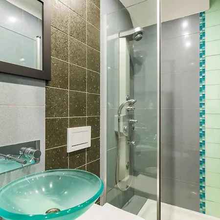 Fantastic Townhouse In The Centre Of Americas Playa de las Americas (Tenerife)